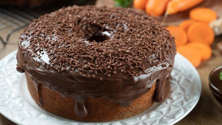 Bolo de cenoura com brigadeiro