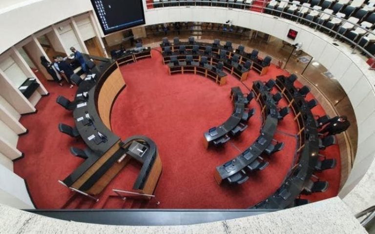 Alesc votou moção nesta terça-feira (29)
