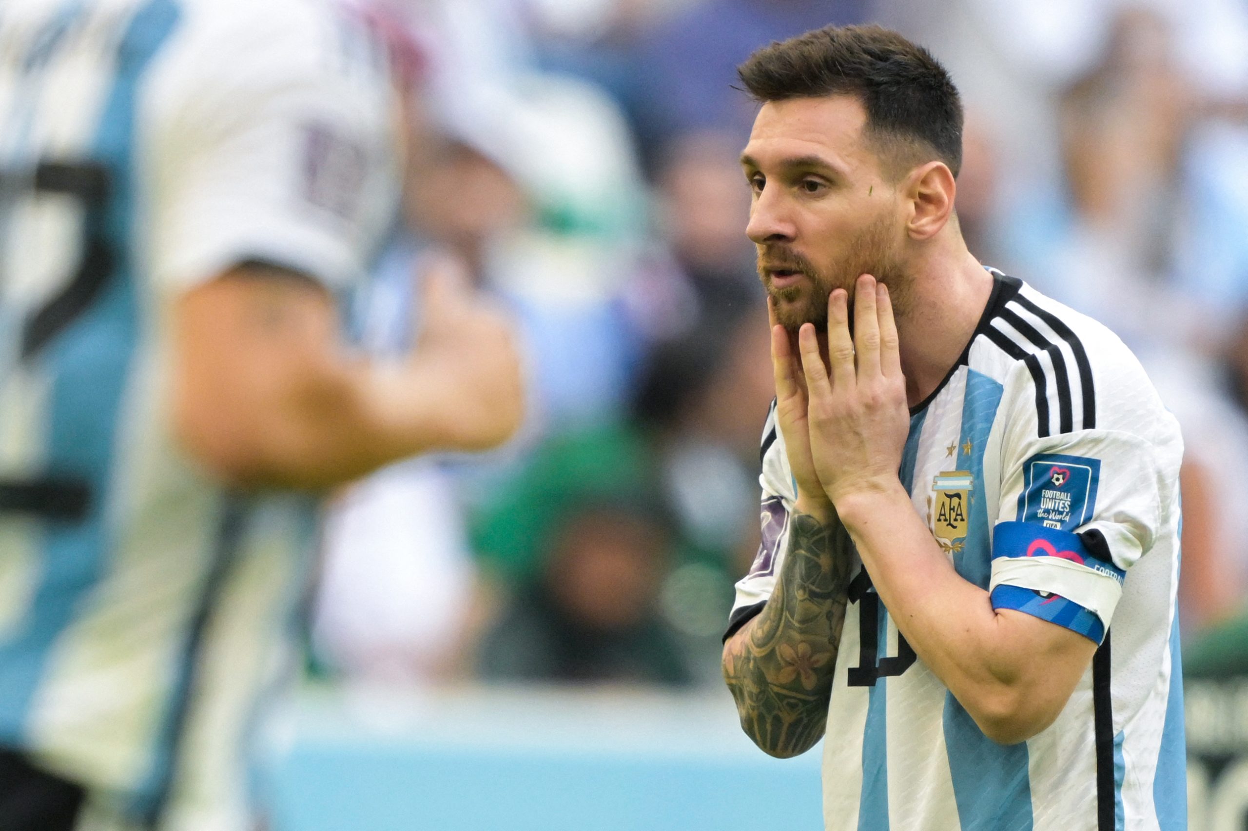 Messi deixa partida decepcionado com o resultado