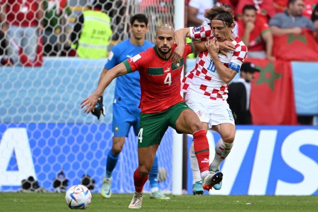 Marrocos e Croácia em ação na Copa do Mundo (Foto: Ozan Kose/AFP)
