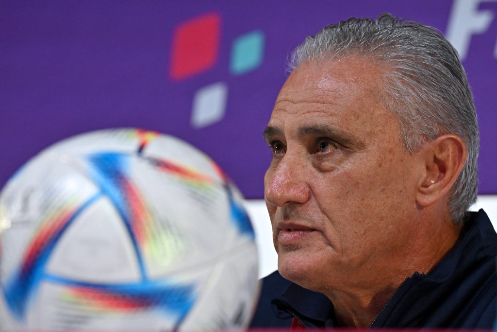 Tite desejou melhoras a Pelé (Foto: Nelson Almeida/AFP)