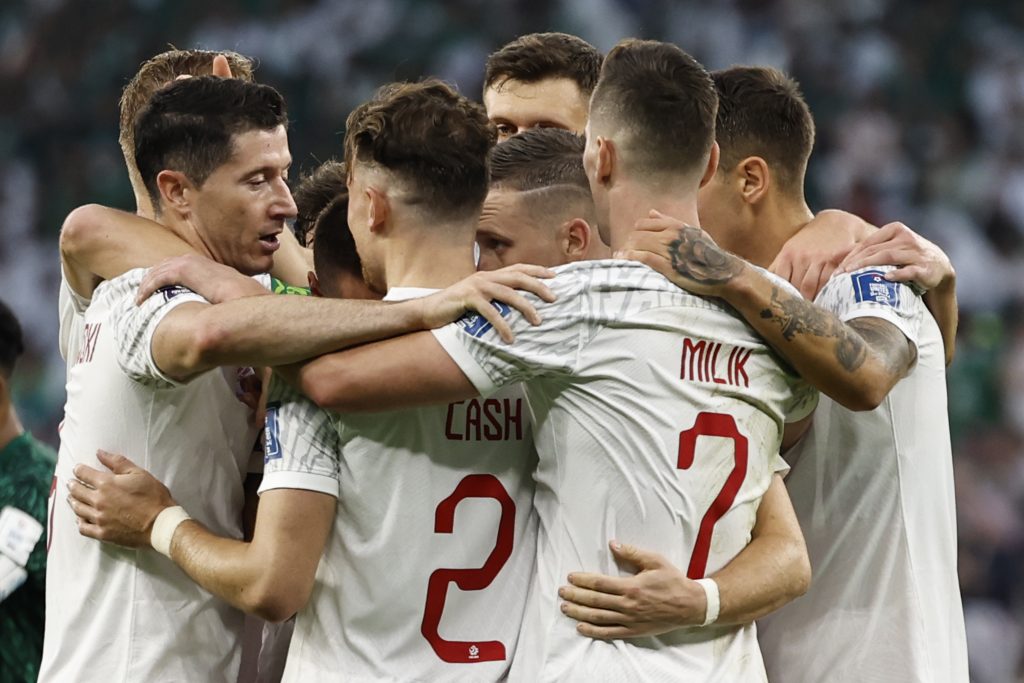 Robert Lewandowski foi destaque na vitória da Polônia