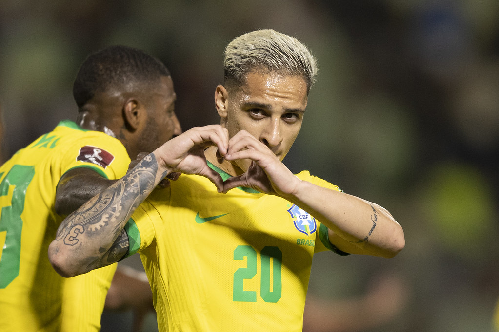 Antony é jogador da nova geração do Brasil