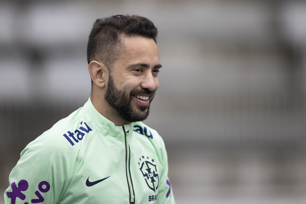 Everton Ribeiro foi convocado por Tite para a Copa
