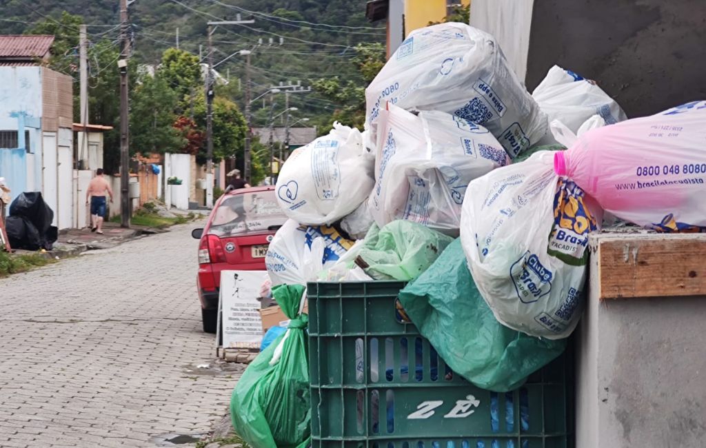 Coleta de Lixo no Rio Vermelho