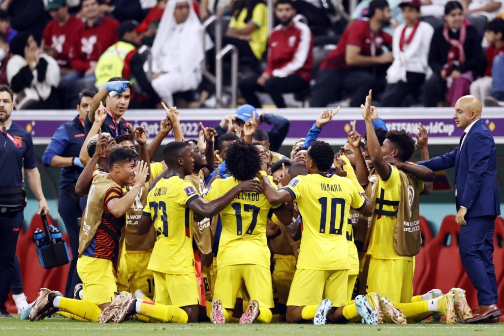 Equador vence o Catar na estreia da Copa