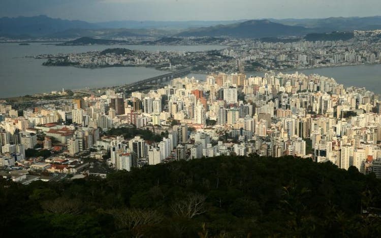 Florianópolis vive crise na liberação de construções