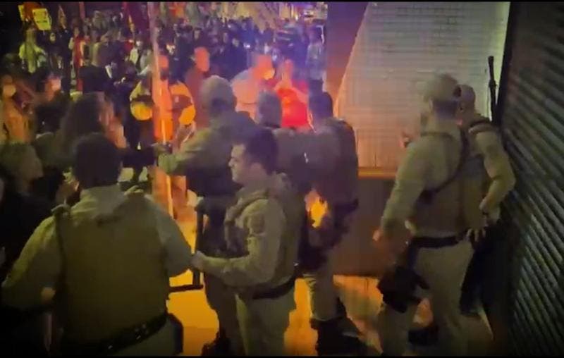 Protestos em SC tiveram confrontos com a polícia