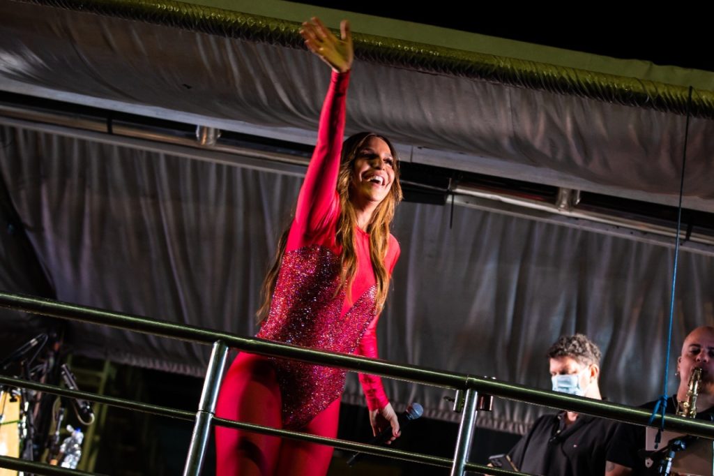 Ivete Sangalo animou a galera que participou do Folia.