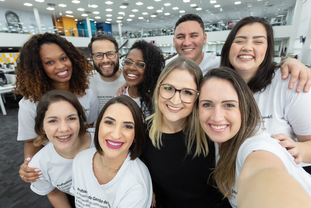 Time da Cooperativa Central Ailos, que comemora o sétimo lugar no ranking SC e foi certificada com o selo GPTW.