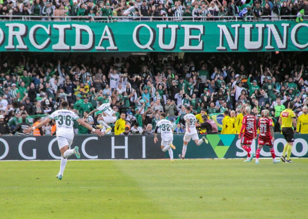 Coritiba vence o Flamengo