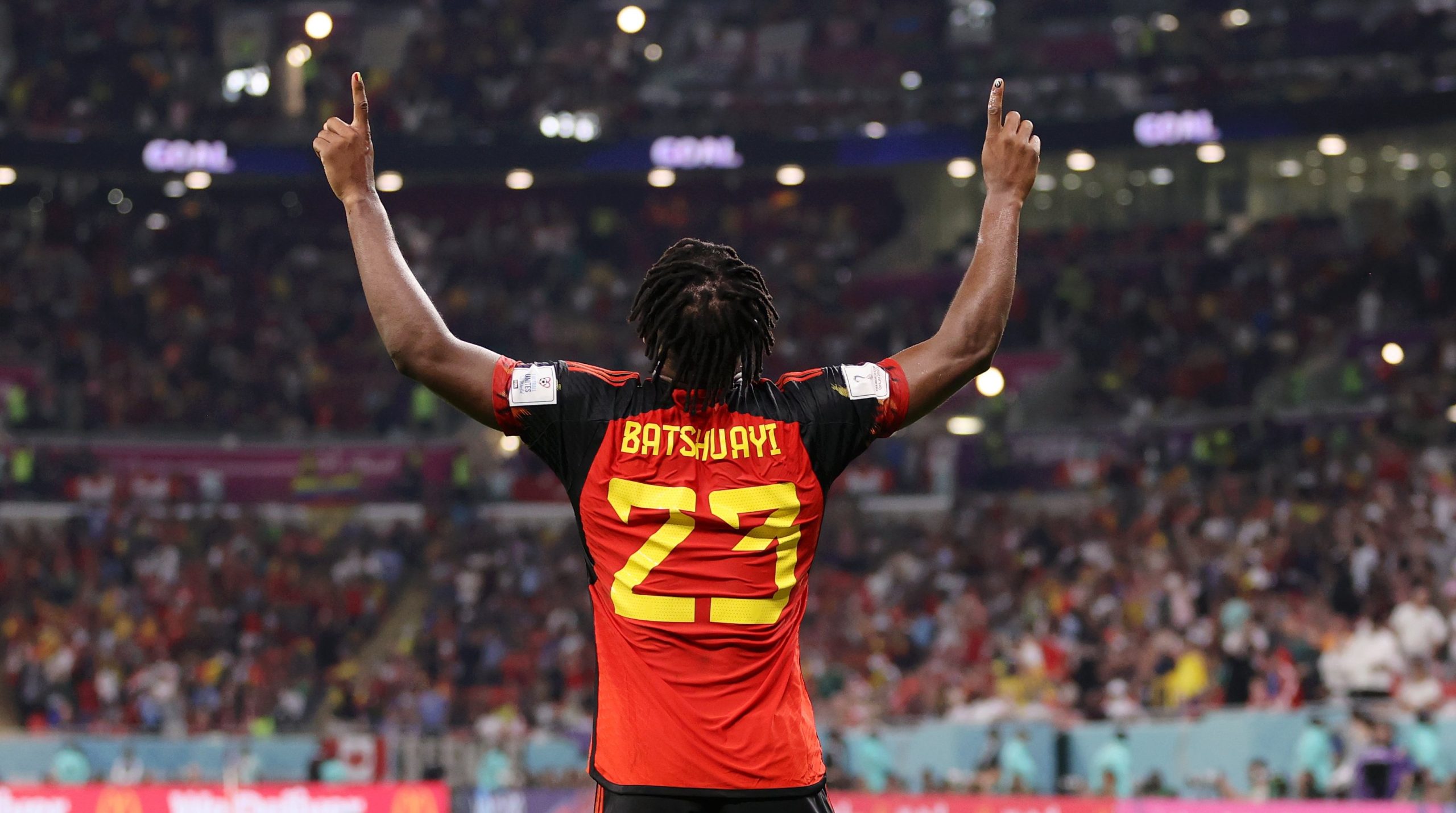 Batshuayi comemora gol marcado pela Bélgica contra o Canadá