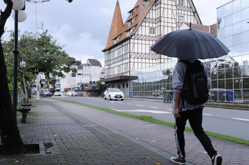 Semana começa com chuva em Blumenau