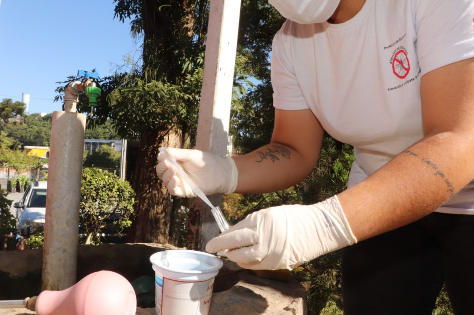 Equipe de combate à dengue em trabalho de monitoramento