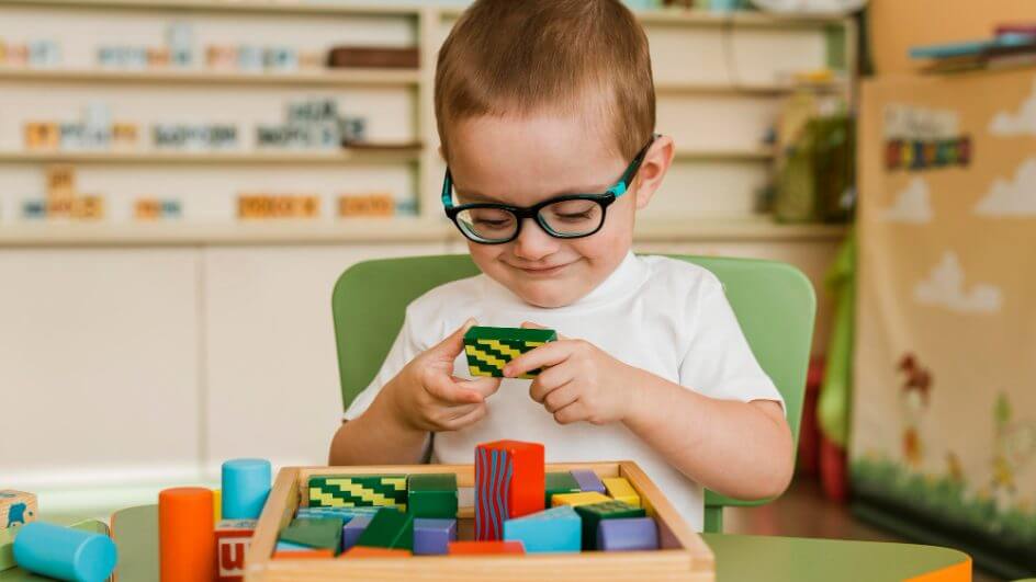 Os colégios estão investindo no desenvolvimento do empreendedorismo nas crianças desde os primeiros anos de ensino