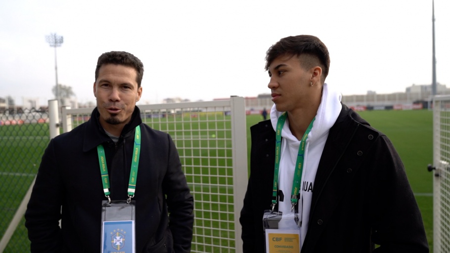 Hernanes e Kaio Jorge em treino da Seleção Brasileira em Turim