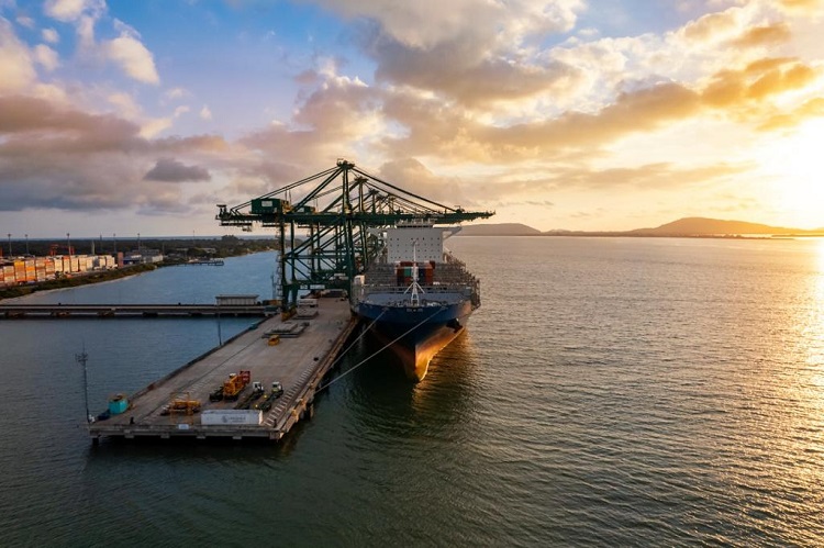Porto Itapoá, no Norte do Estado