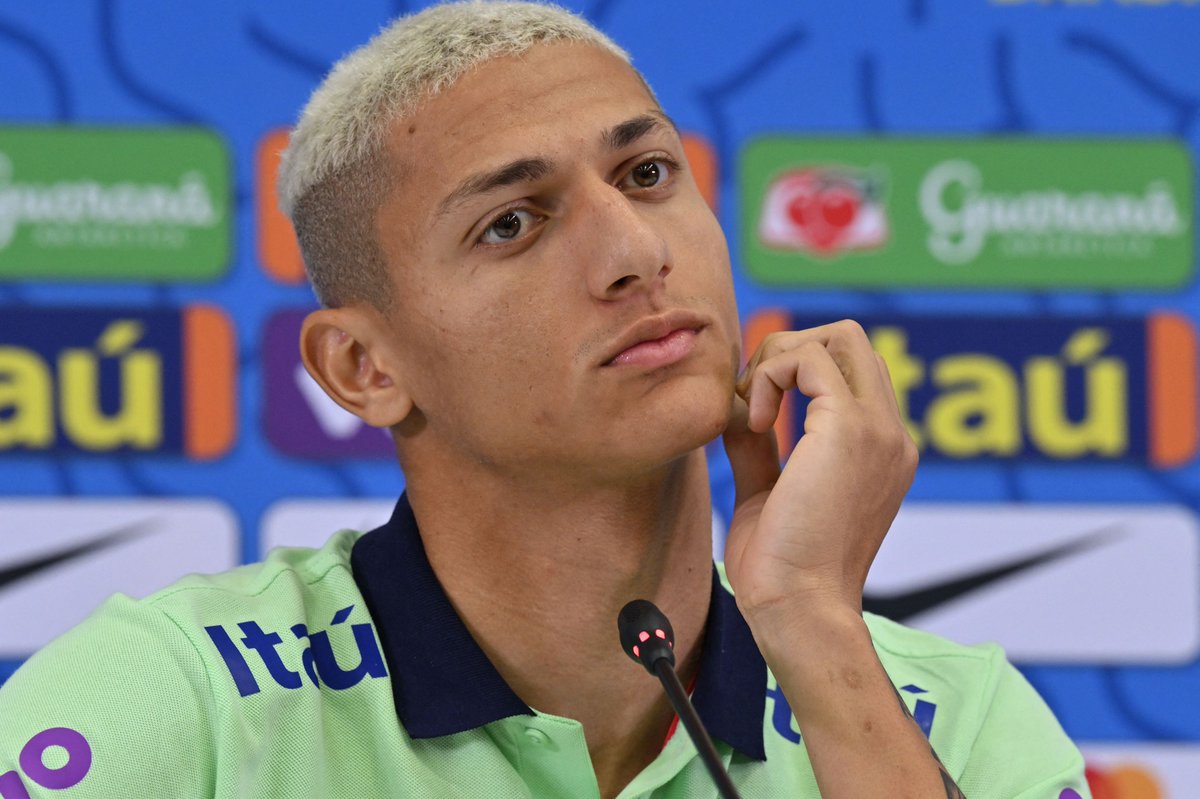 Richarlison em entrevista coletiva pela Seleção Brasileira na Copa do Mundo no Catar