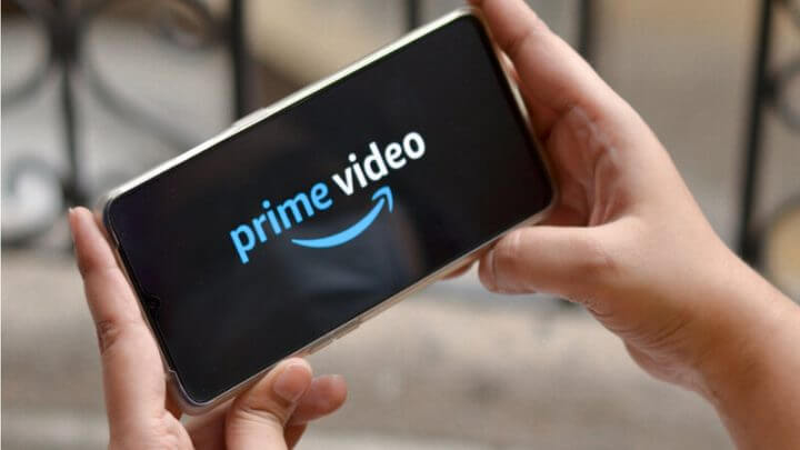 Logo tipo da Amazon Prime Video na tela de um celular