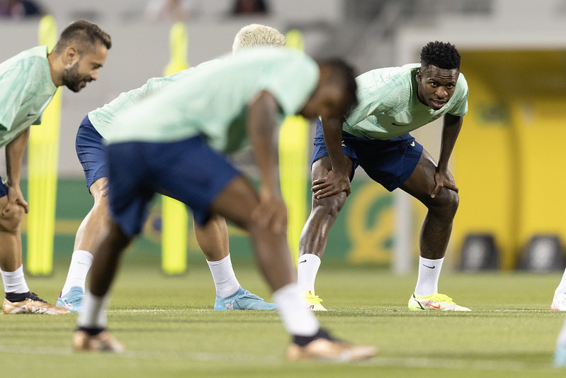 Vinícius Júnior em treino da Seleção Brasileira antes do jogo contra a Sérvia