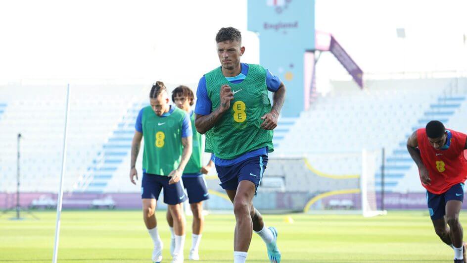 Ben White treinando pela Inglaterra