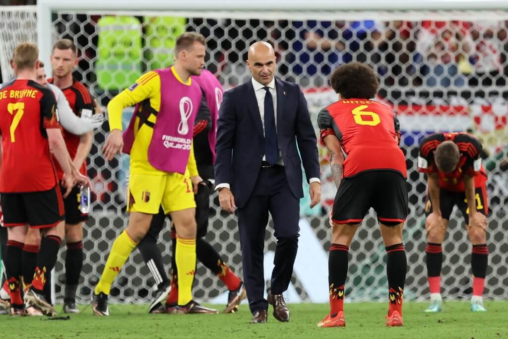Roberto Martínez e os jogadores da Bélgica depois da eliminação na Copa do Mundo