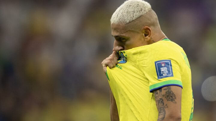 Richarlison se destaca com a camisa do Brasil
