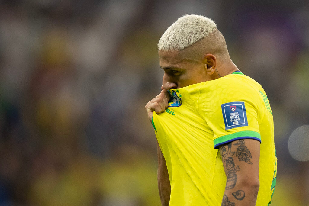 Richarlison se destaca com a camisa do Brasil