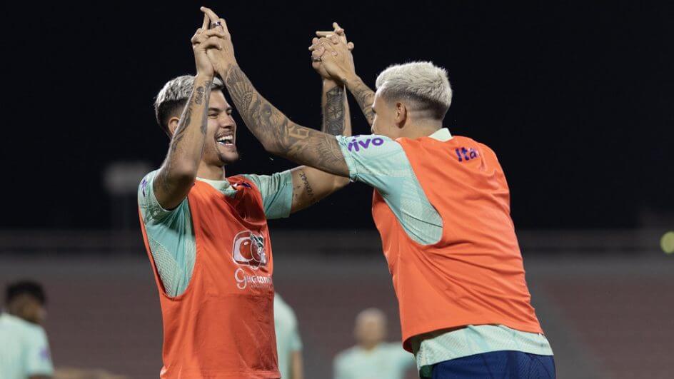 Bruno Guimarães será titular contra Camarões