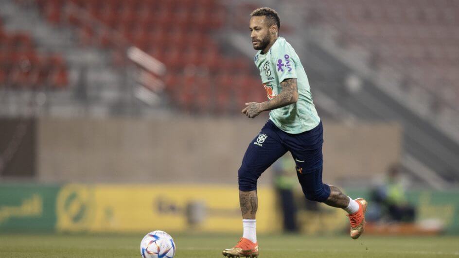 Neymar no treino deste sábado da seleção brasileira no Catar