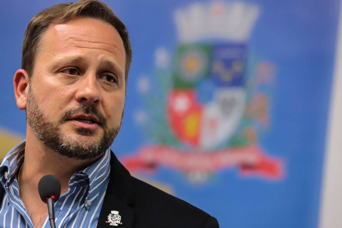 Pré-candidato à reeleição, Adriano pretende formar aliança para 2024