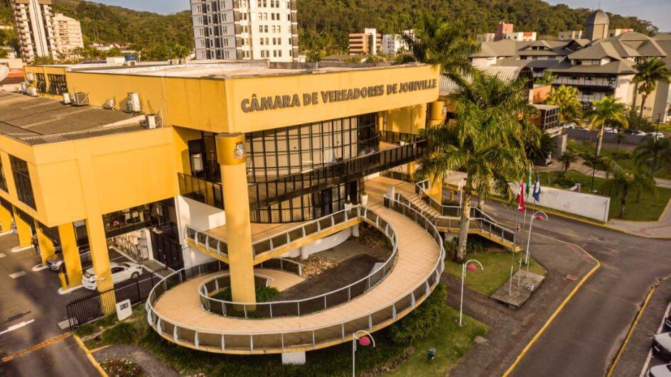 Com mudança, vereadores poderão ter até oito assessores - hoje são sete