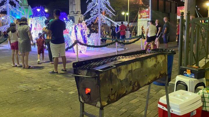 Churrasqueira na praça da bandeira