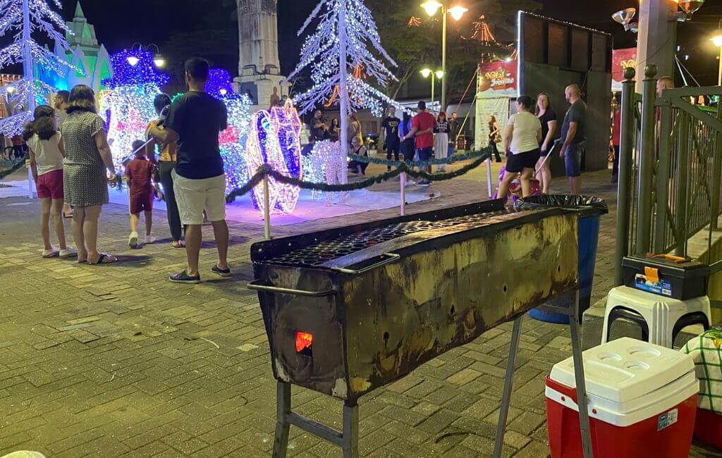 Churrasqueira na praça da bandeira