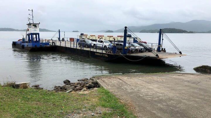 Travessia de balsa São Francisco do Sul