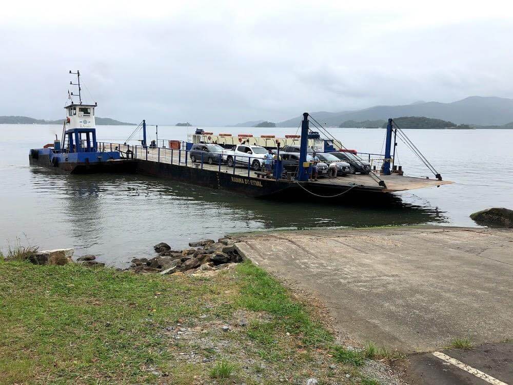 Travessia de balsa São Francisco do Sul