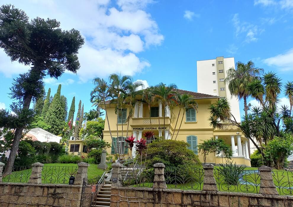 Fundação Cultural BADESC fica no Centro de Florianópolis.
