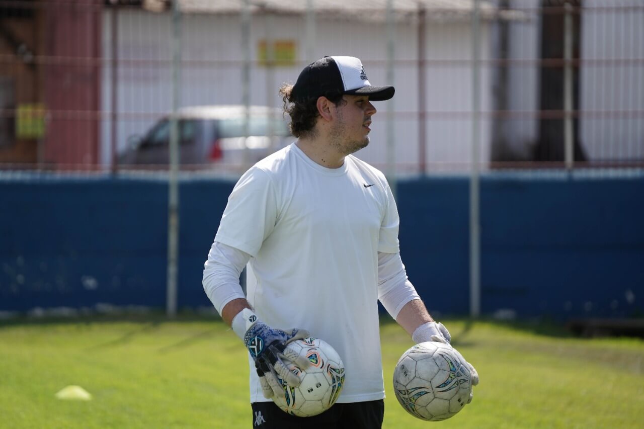 Guilherme Colomé, preparador de goleiros e torcedor apaixonado por futebol