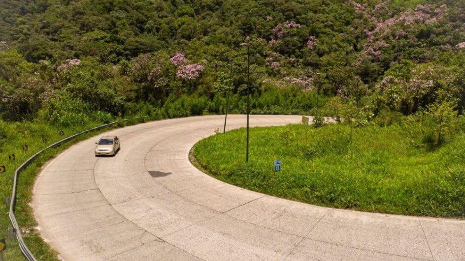 Edital era o restauro dos trechos de concreto da SC-418, em Joinville