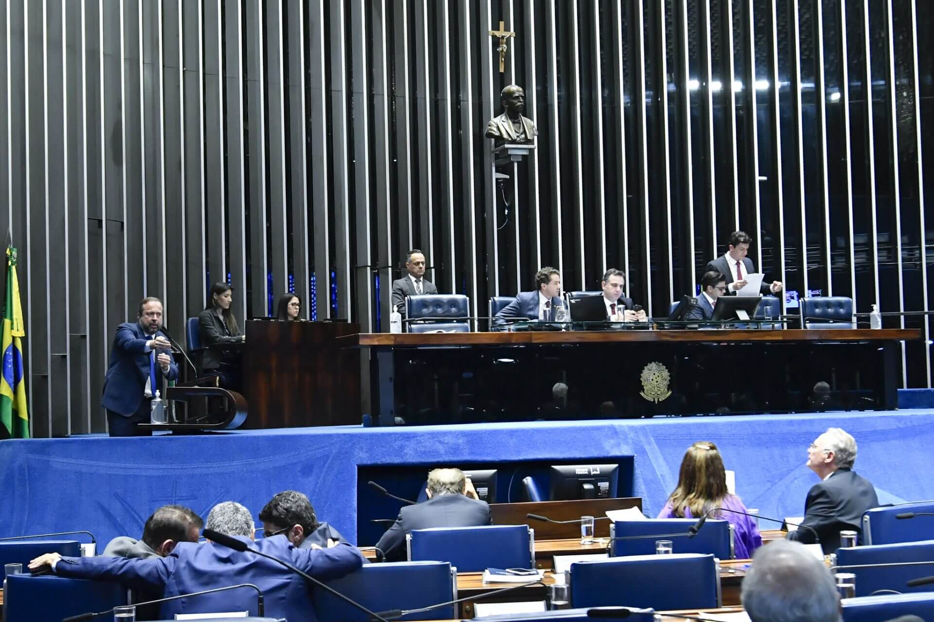 Senado aprova PEC da Transição