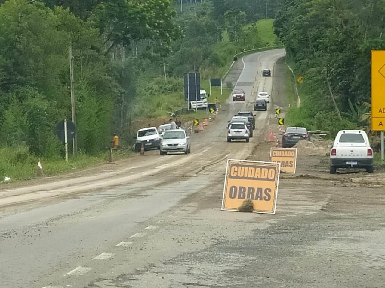Veículos leves já podem passar por trecho que estava interditado