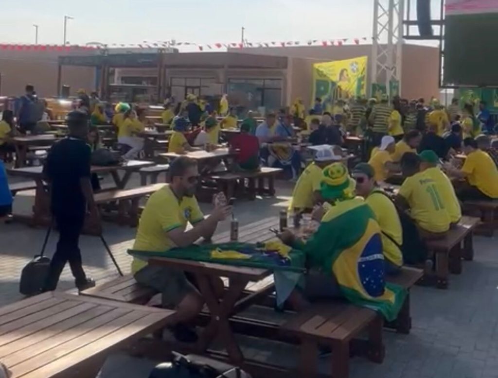 Torcida brasileira está confiante no hexacampeonato (Foto: Carlos Rauen/NSC)