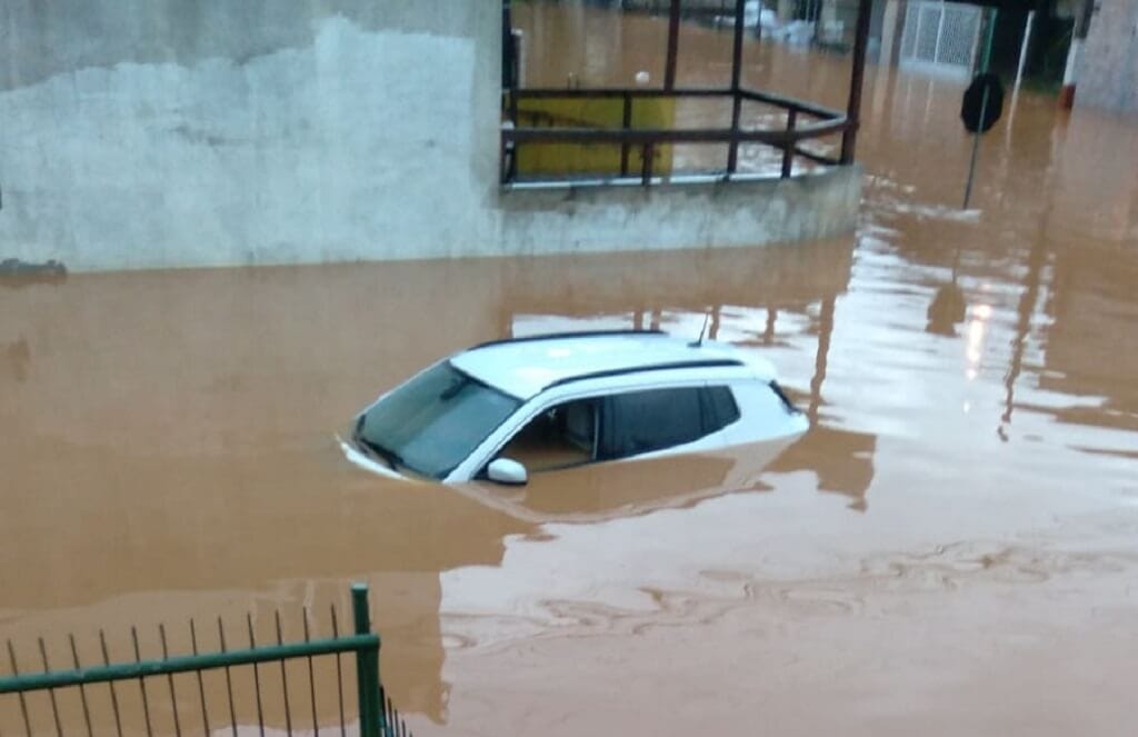 alagamento em camboriú