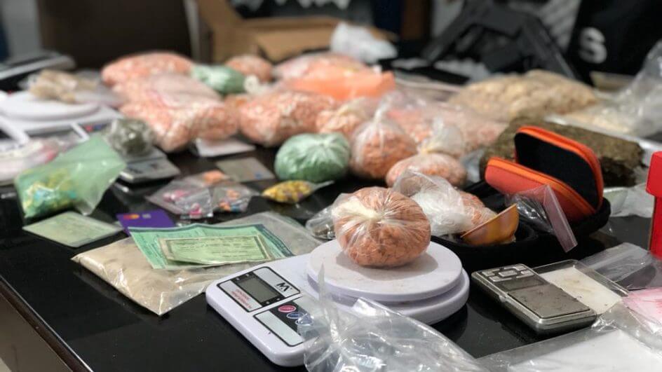 Drogas estava no apartamento dos homens