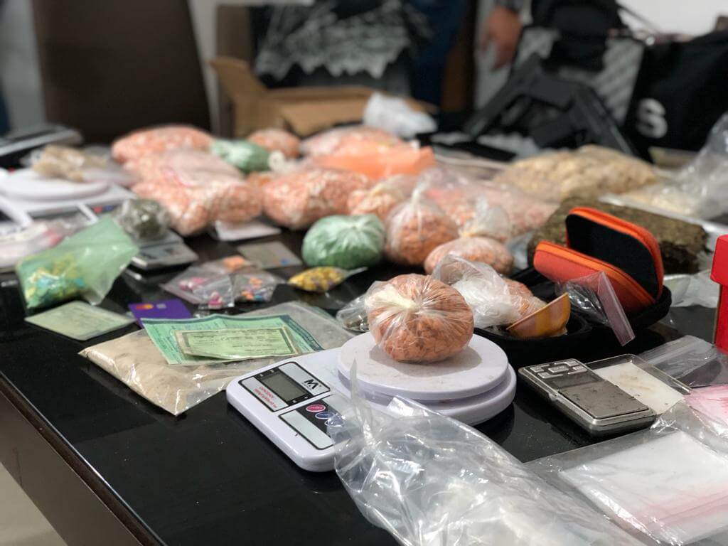 Drogas estava no apartamento dos homens