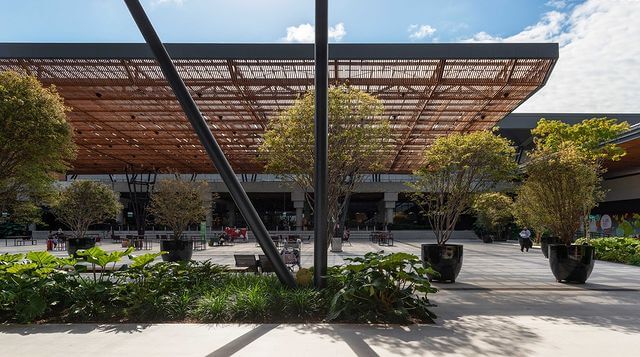 O aeroporto da capital conta com uma ampla estrutura de variedades