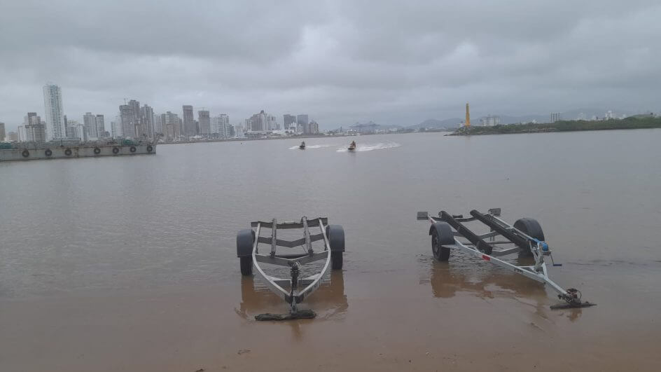 Buscas pelo bombeiro desaparecido em Navegantes entra no quarto dia