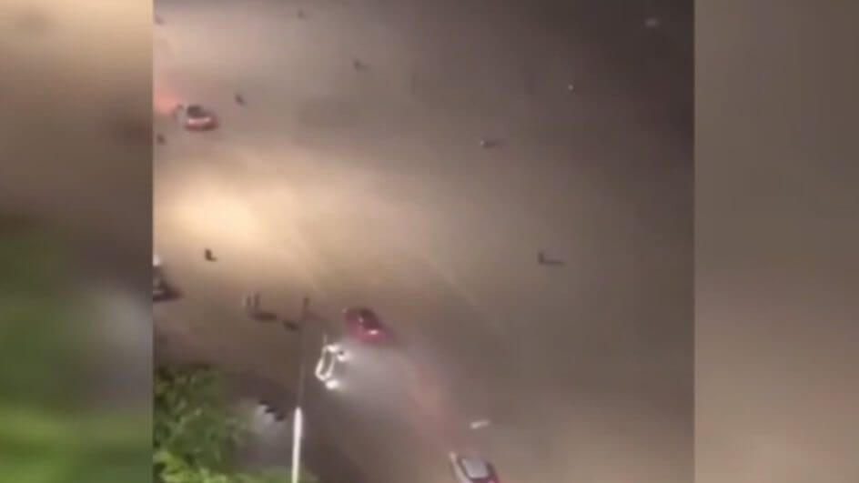 Carros na Praia Central de Balneário Camboriú