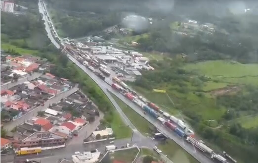 Fila no Morro dos Cavalos (Corpo de Bombeiros de SC, divulgação)