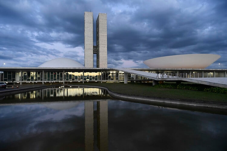 Dispositivo prevê abatimento da dívida com a União